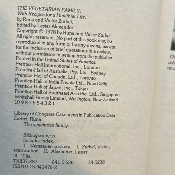 Vintage 70s The Vegetarian Family Cookbook by Runa & Victor Zurbel 1978 - Picture 7 of 14